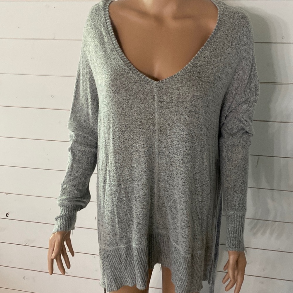 Light gray sweater. Super light material perfect for spring/summer/fall. Size L